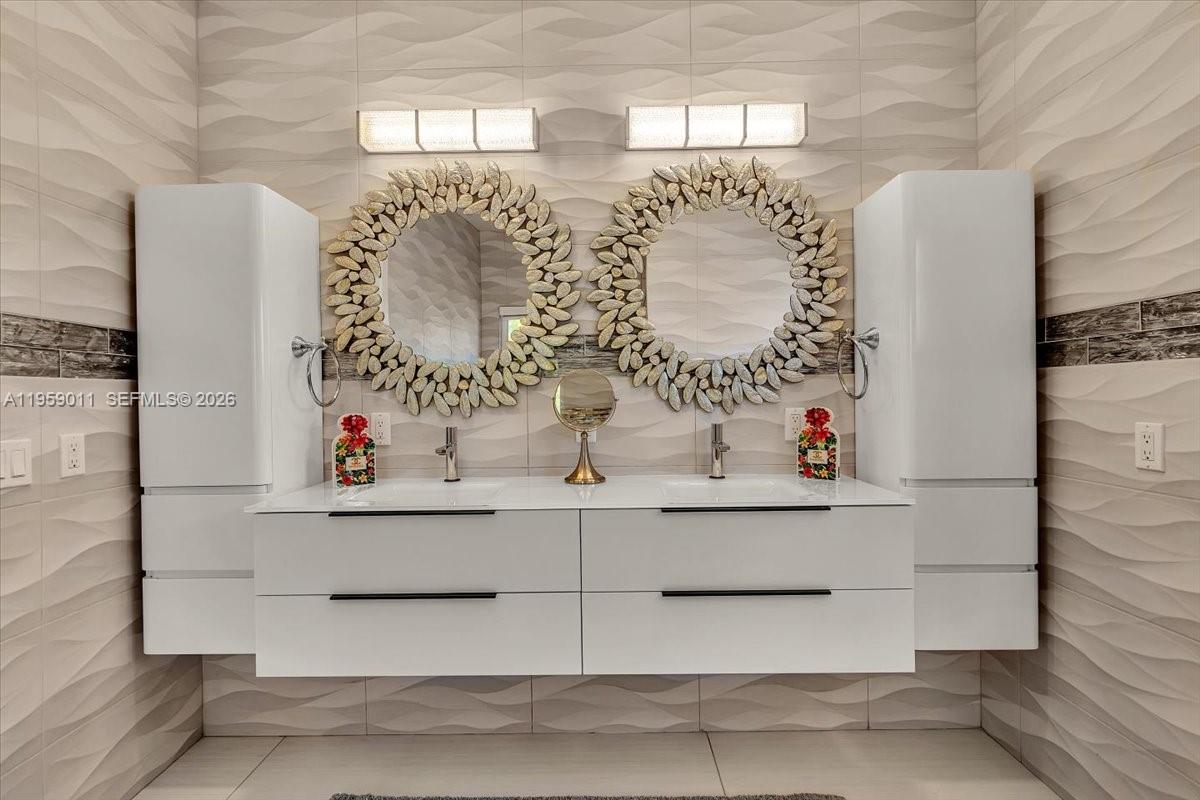 BISCAYNE POINT - Residential Lease