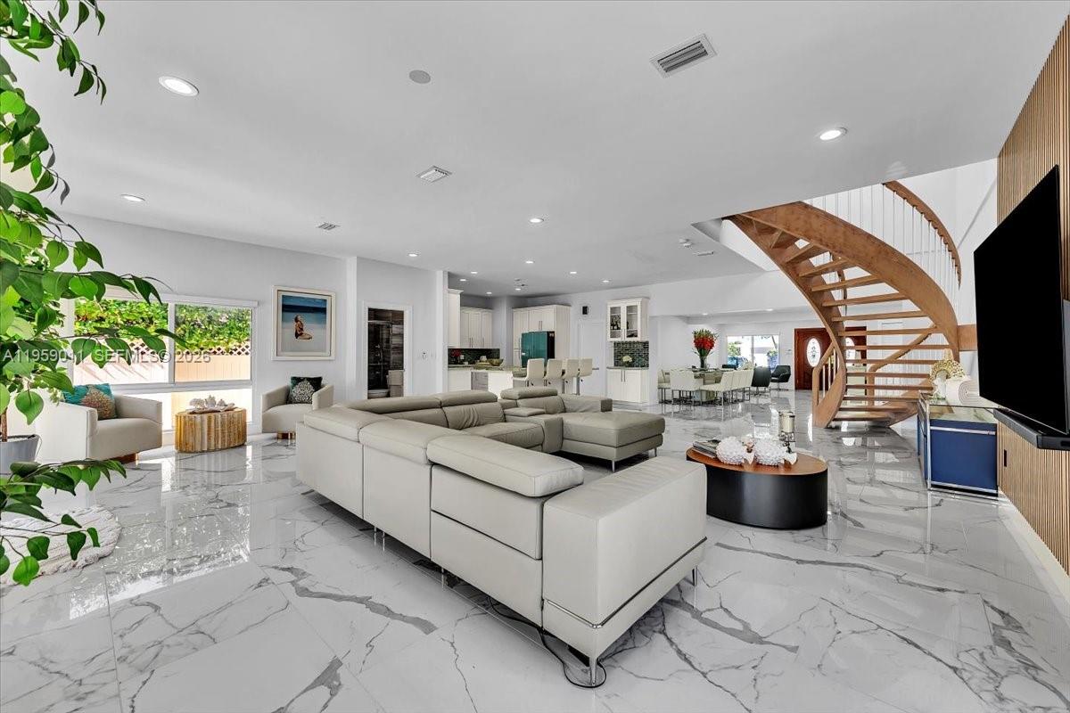 BISCAYNE POINT - Residential Lease