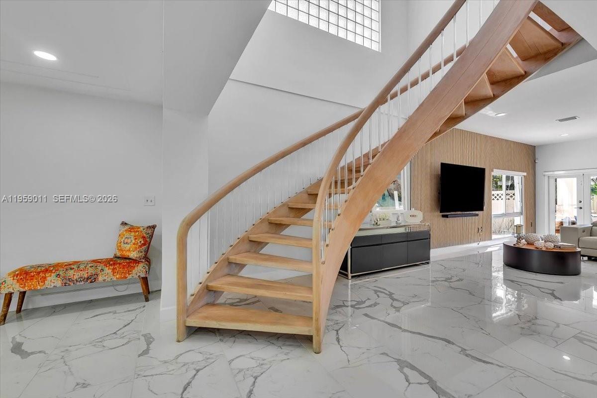 BISCAYNE POINT - Residential Lease