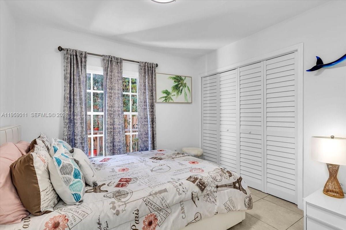 BISCAYNE POINT - Residential Lease