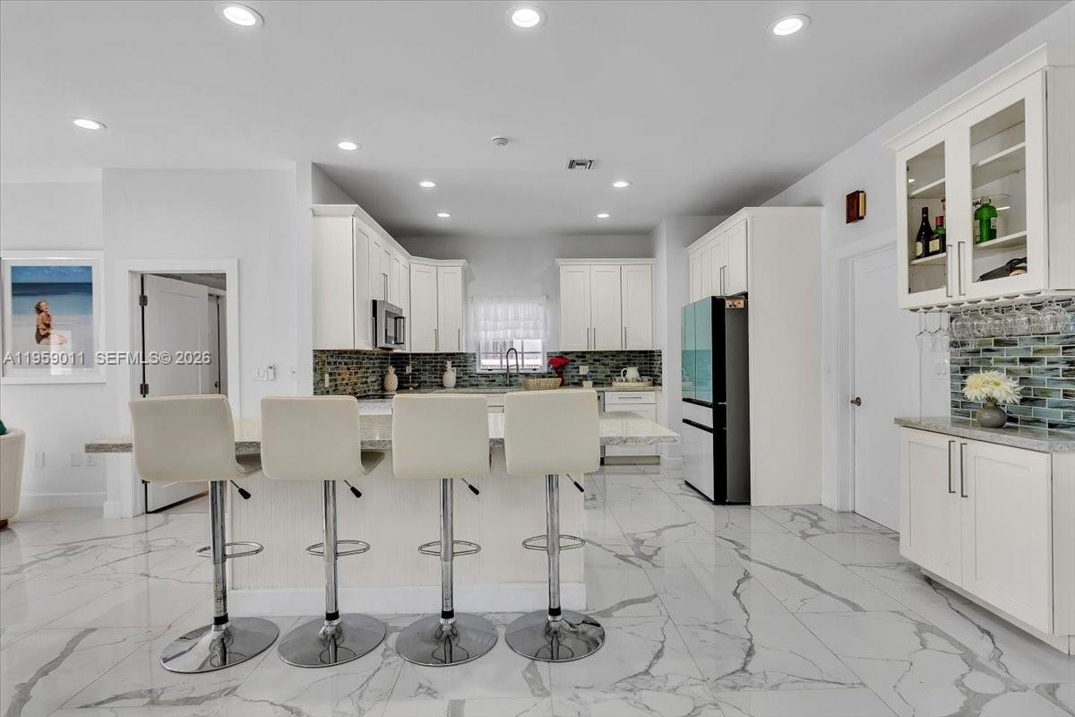 BISCAYNE POINT - Residential Lease