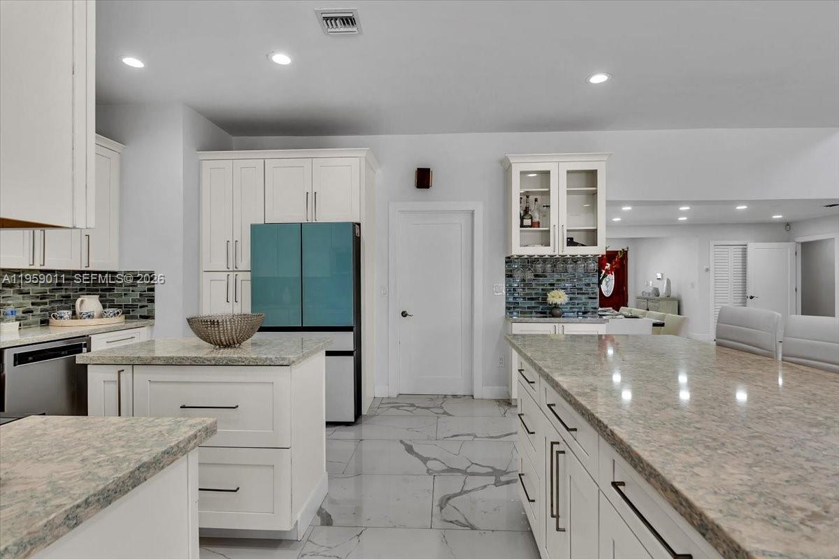 BISCAYNE POINT - Residential Lease