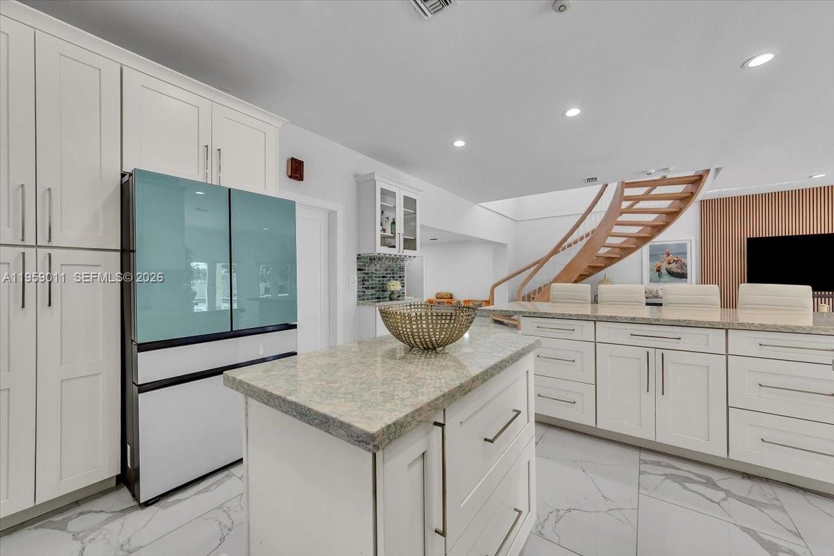 BISCAYNE POINT - Residential Lease