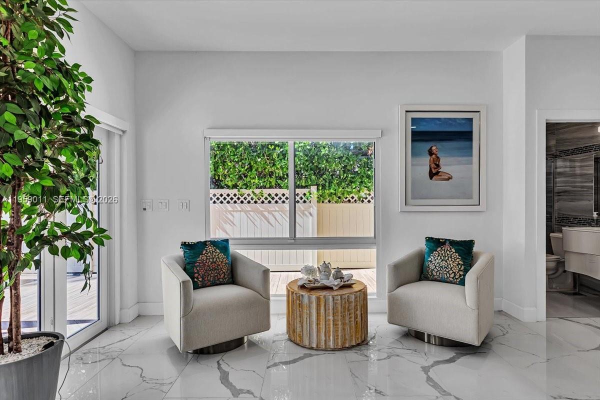 BISCAYNE POINT - Residential Lease