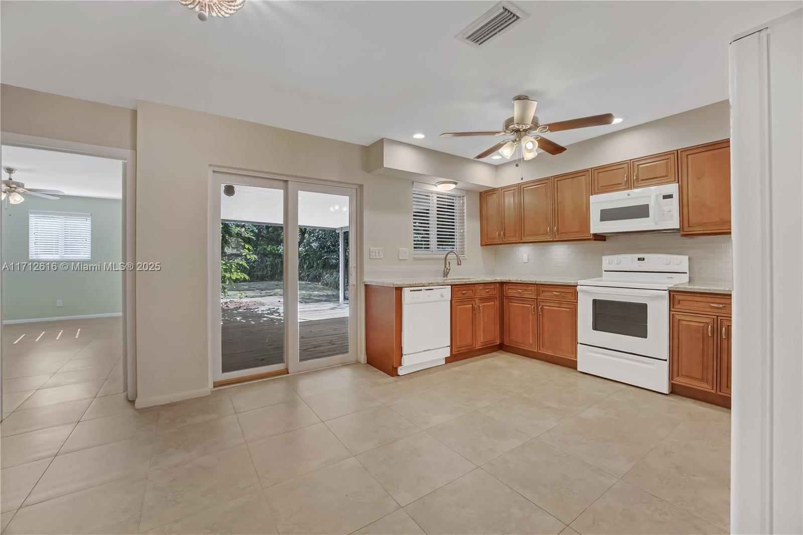830 SW 18th St