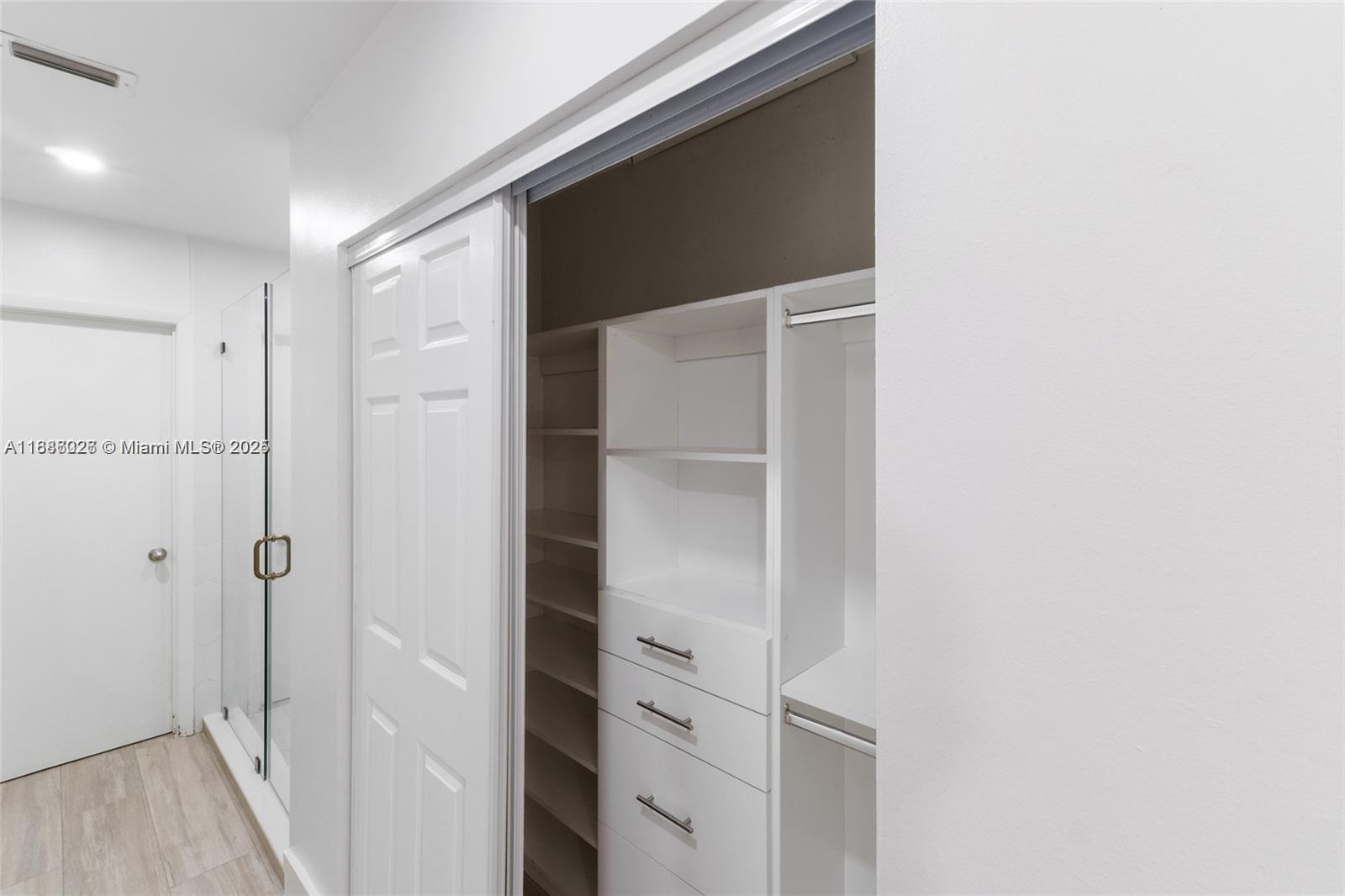 MIAMI LAKES - LAKE SANDRA - Residential Lease