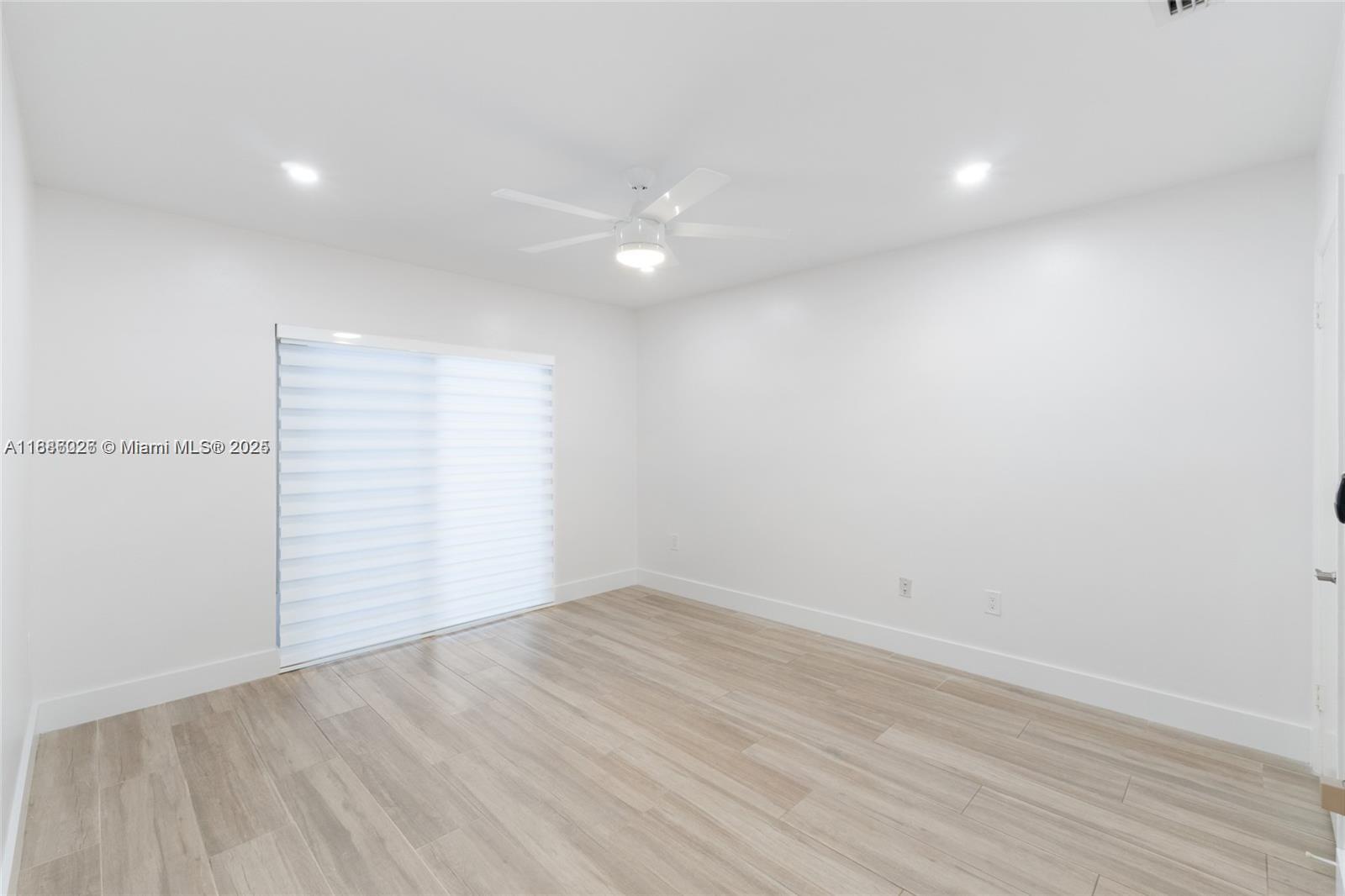 MIAMI LAKES - LAKE SANDRA - Residential Lease