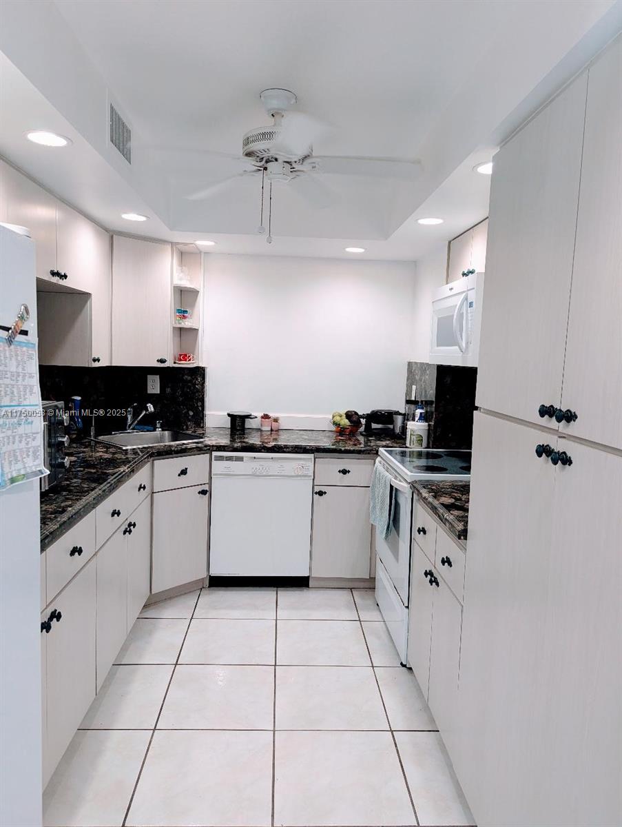 MIRASOL OCEAN TOWERS COND - Residential