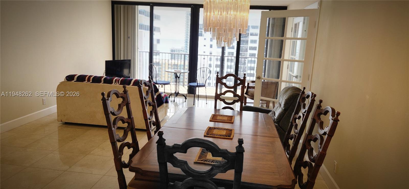 QUADOMAIN TOWER I AND IV - Residential