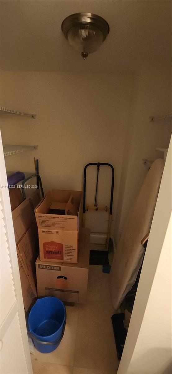 QUADOMAIN TOWER I AND IV - Residential