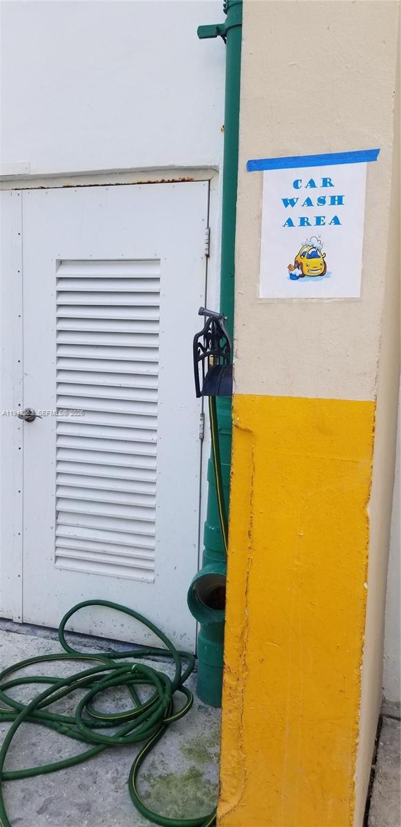 QUADOMAIN TOWER I AND IV - Residential