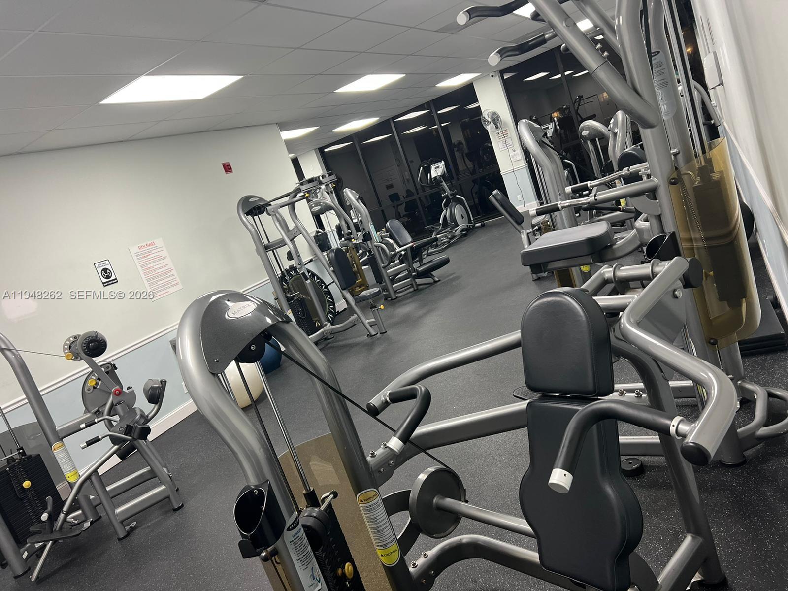 QUADOMAIN TOWER I AND IV - Residential