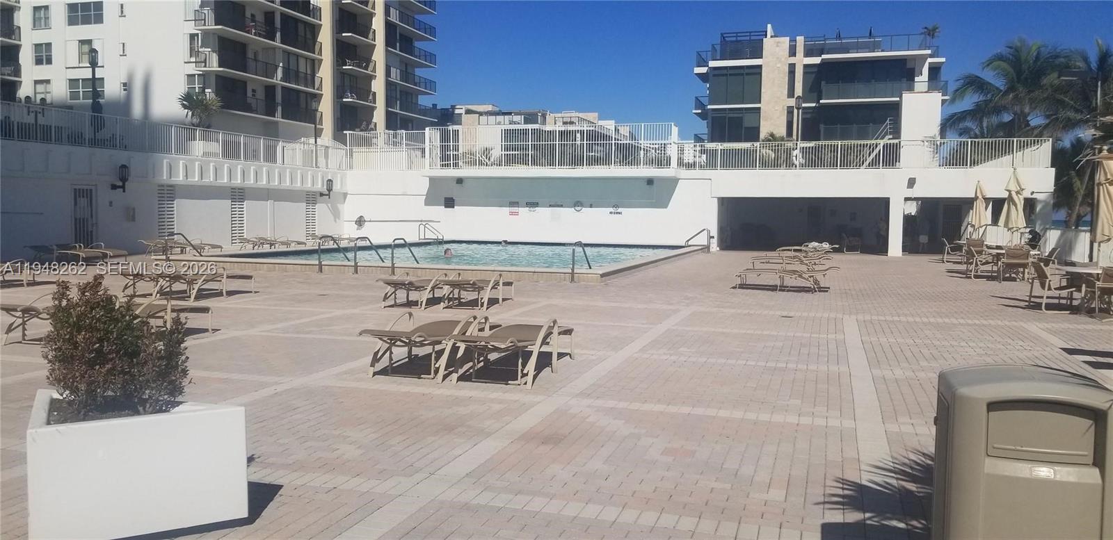 QUADOMAIN TOWER I AND IV - Residential