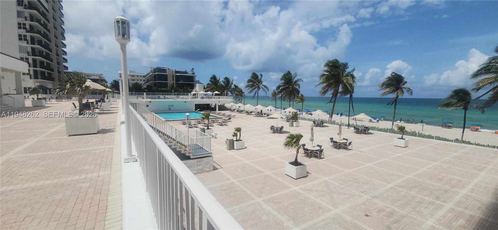 QUADOMAIN TOWER I AND IV - Residential