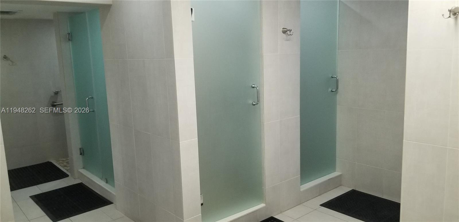 QUADOMAIN TOWER I AND IV - Residential