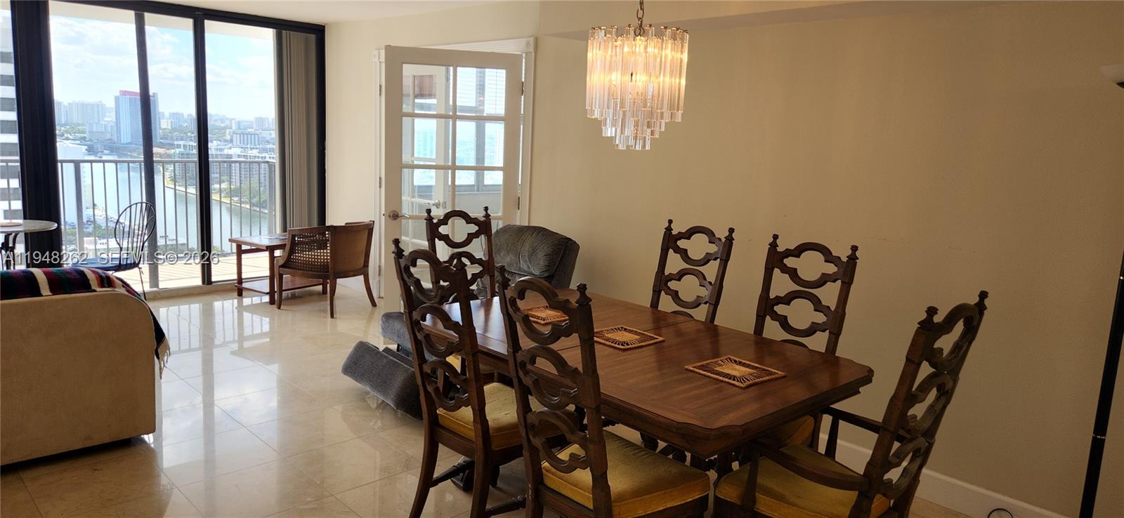 QUADOMAIN TOWER I AND IV - Residential