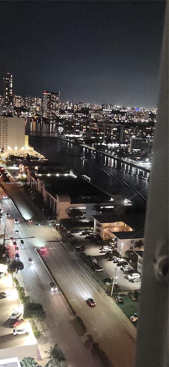 QUADOMAIN TOWER I AND IV - Residential