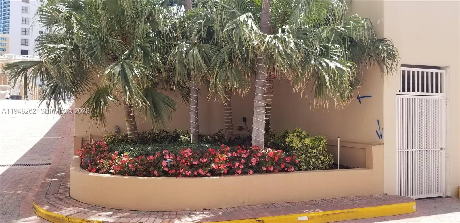 QUADOMAIN TOWER I AND IV - Residential