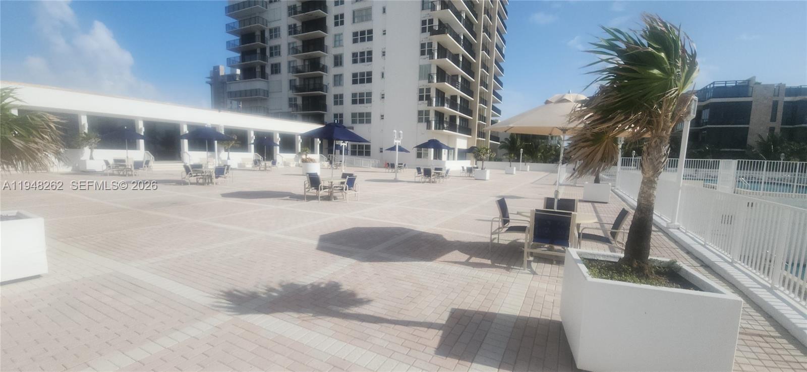 QUADOMAIN TOWER I AND IV - Residential