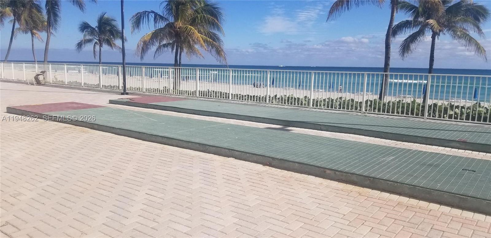 QUADOMAIN TOWER I AND IV - Residential