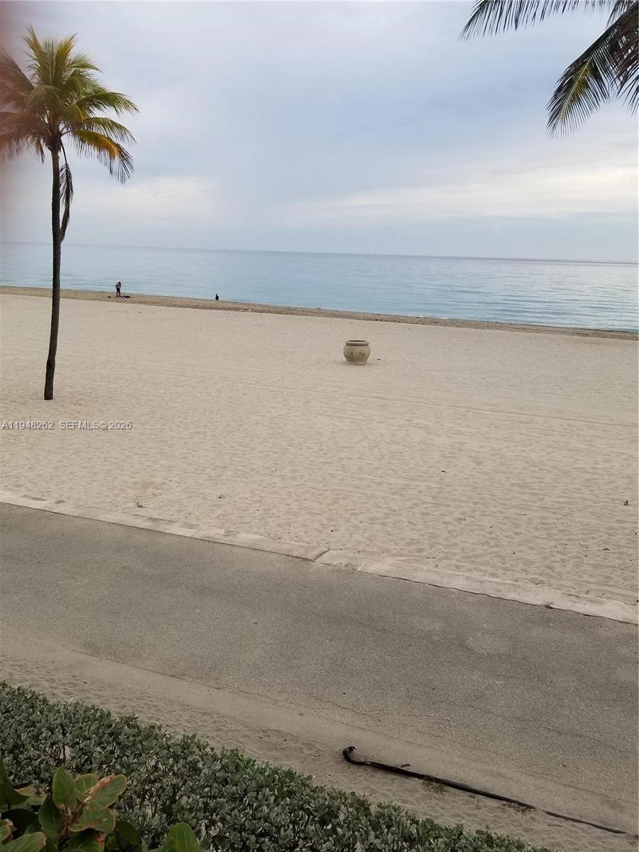 QUADOMAIN TOWER I AND IV - Residential