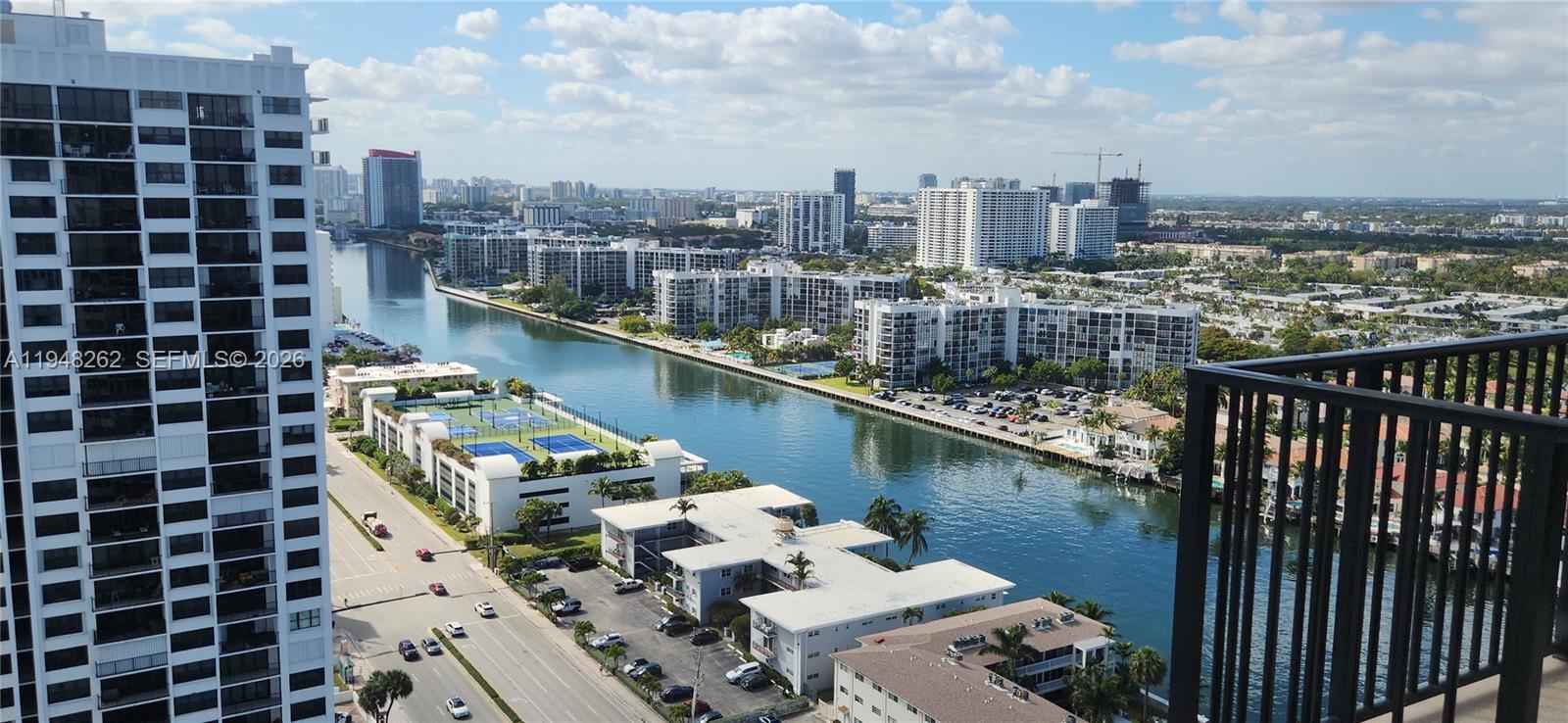 QUADOMAIN TOWER I AND IV - Residential