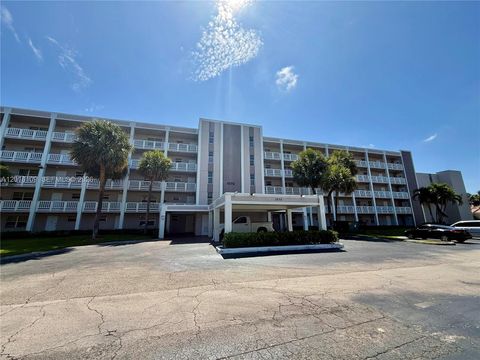 1075 Riverside Dr 306 Coral Springs FL 33071