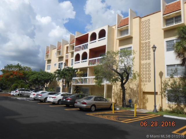kings creek rental - excellent location by Dadeland. 2 bedrms 1 bath , 1 st floor, assigned parking, Great location Will go fast !!