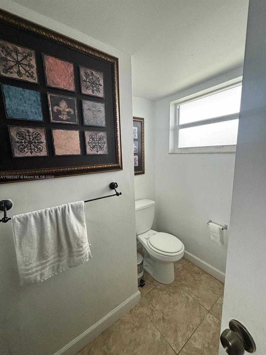 1780 NE 191st St 803-2