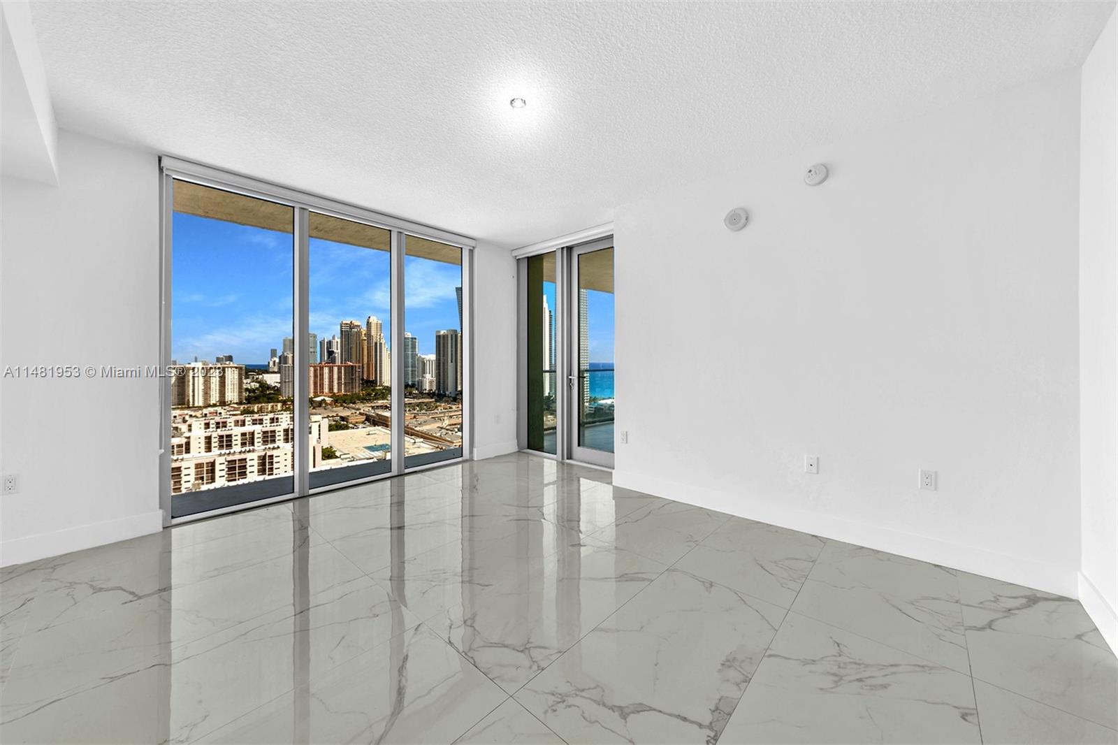 PARQUE TOWERS CONDO - Residential Lease