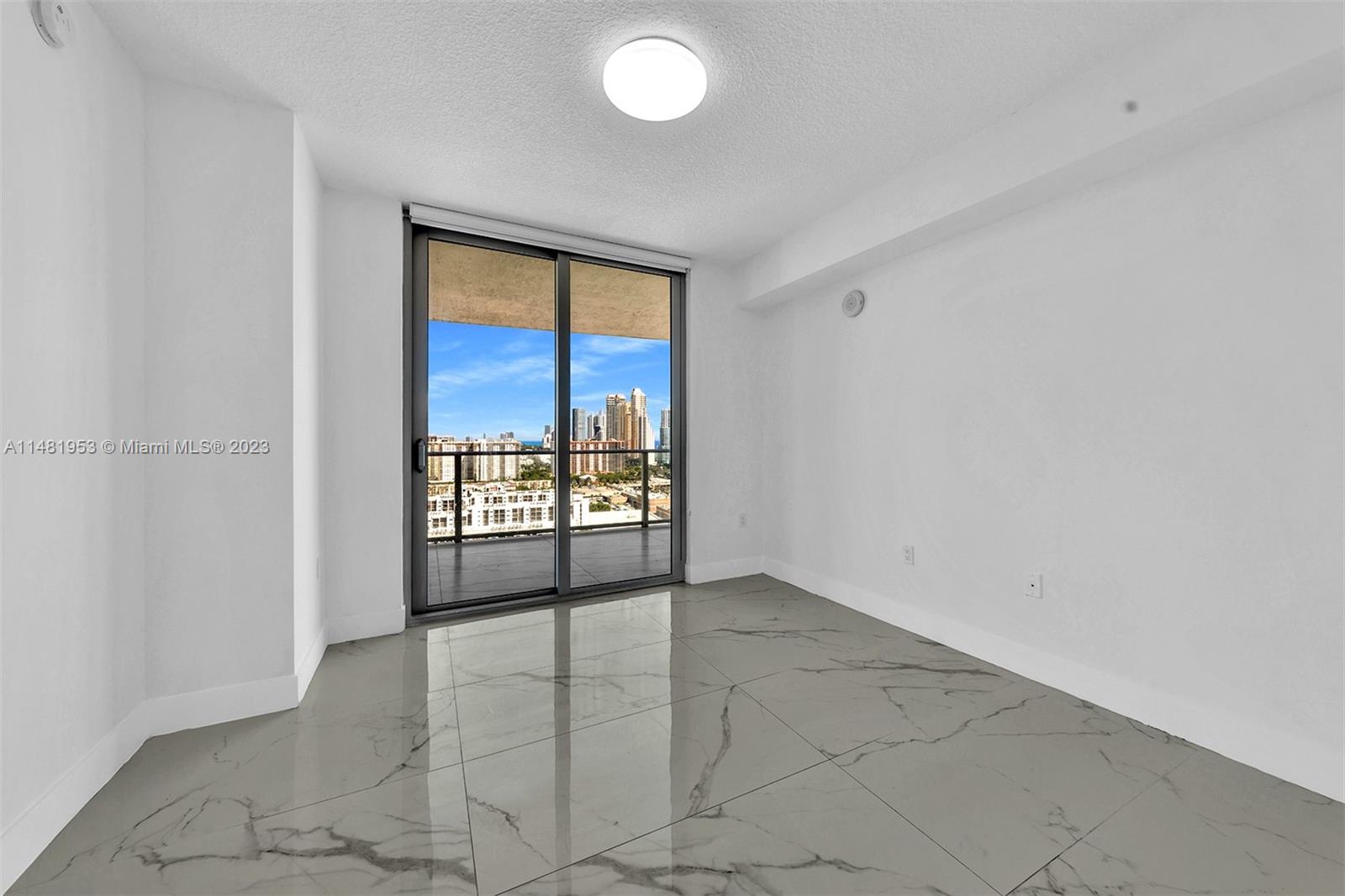 PARQUE TOWERS CONDO - Residential Lease