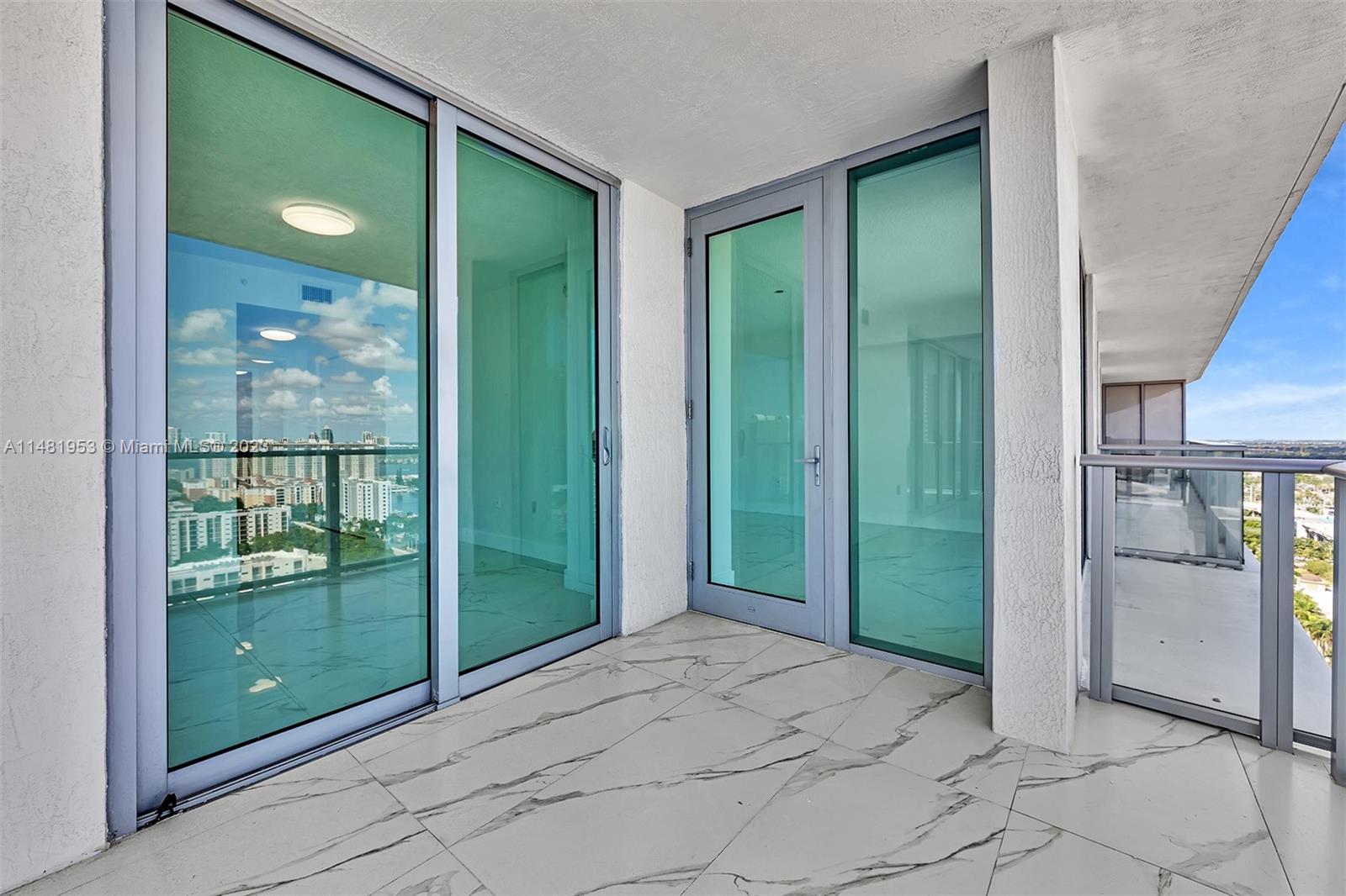 PARQUE TOWERS CONDO - Residential Lease