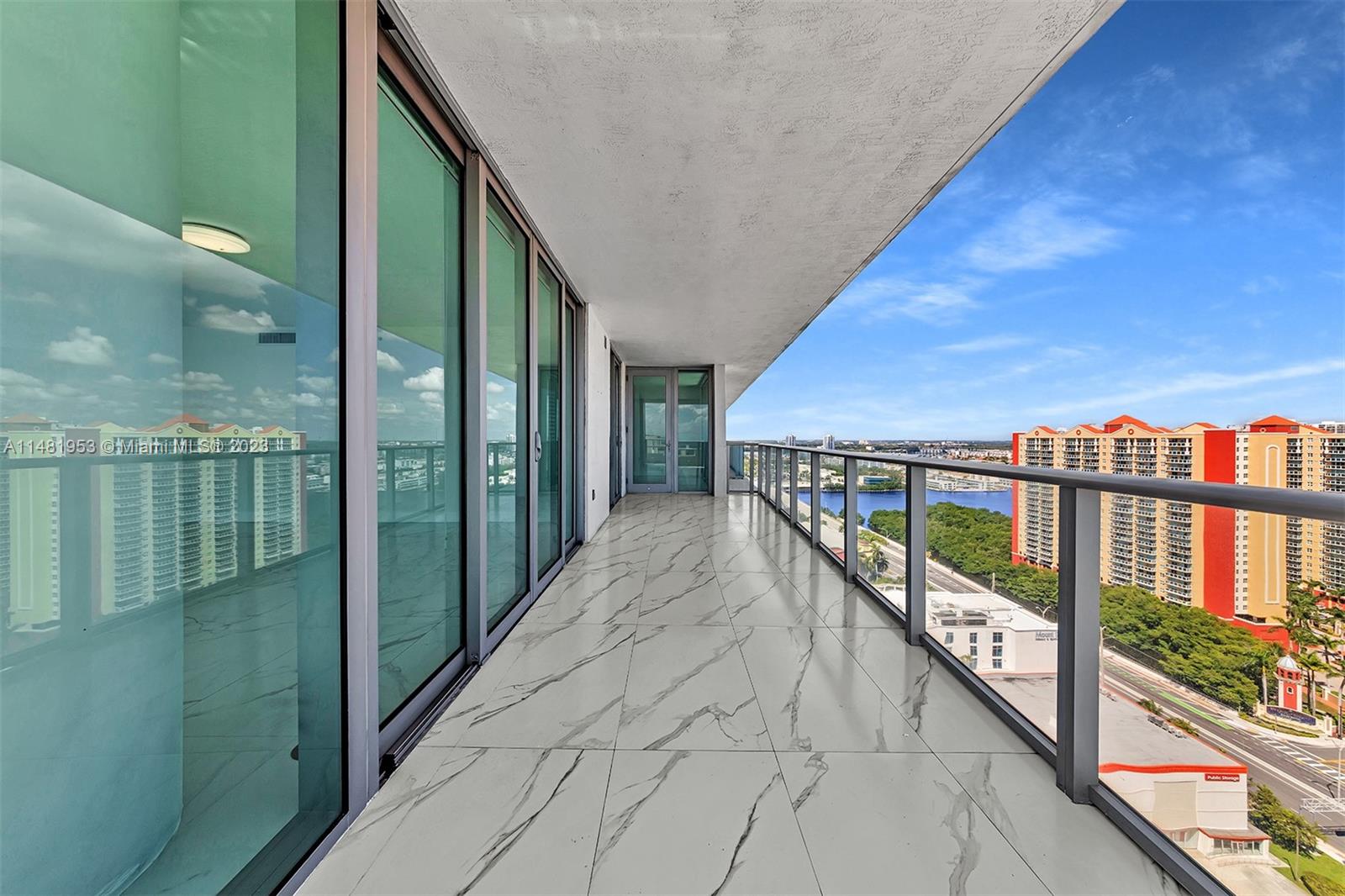 PARQUE TOWERS CONDO - Residential Lease