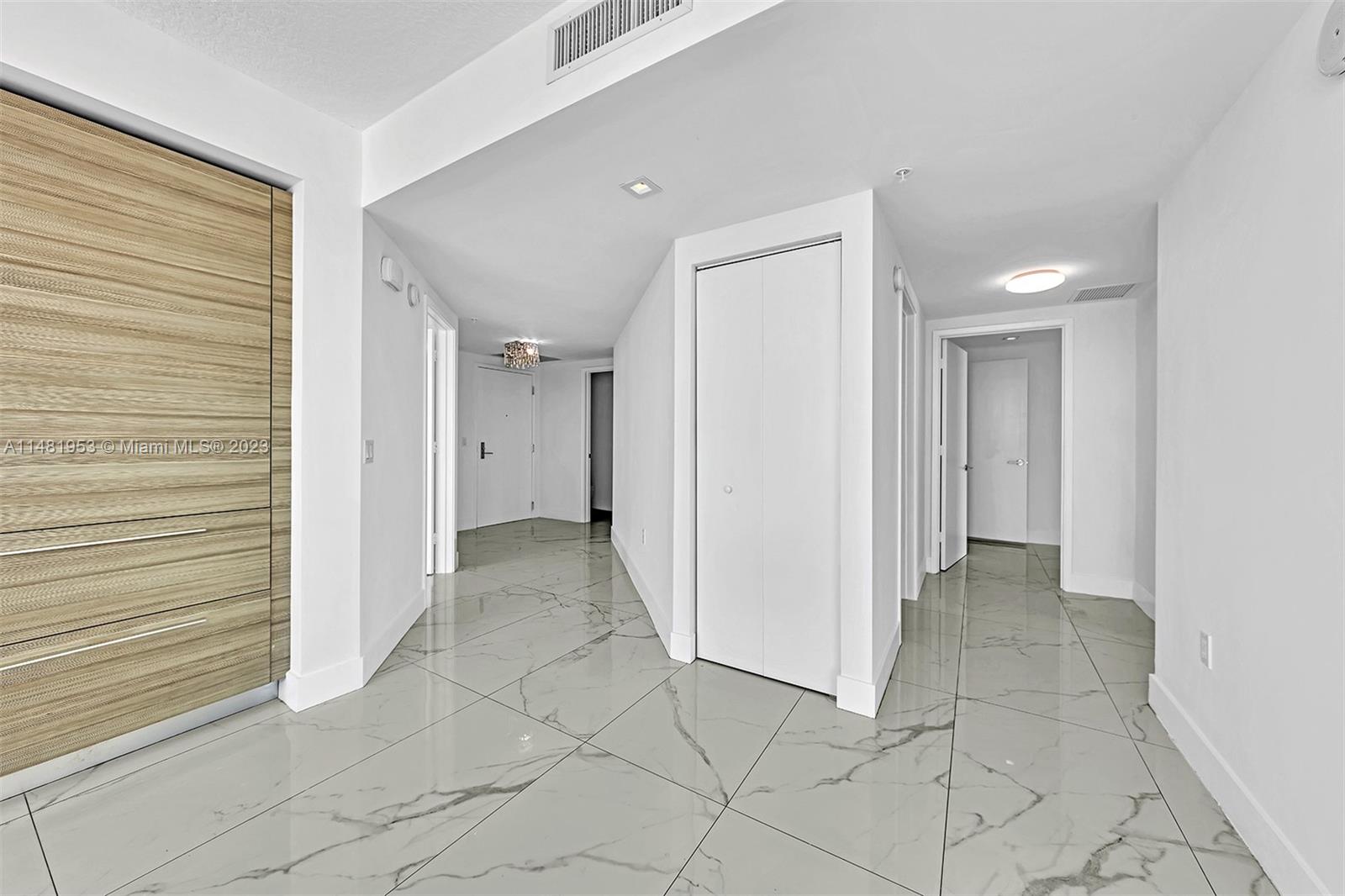 PARQUE TOWERS CONDO - Residential Lease