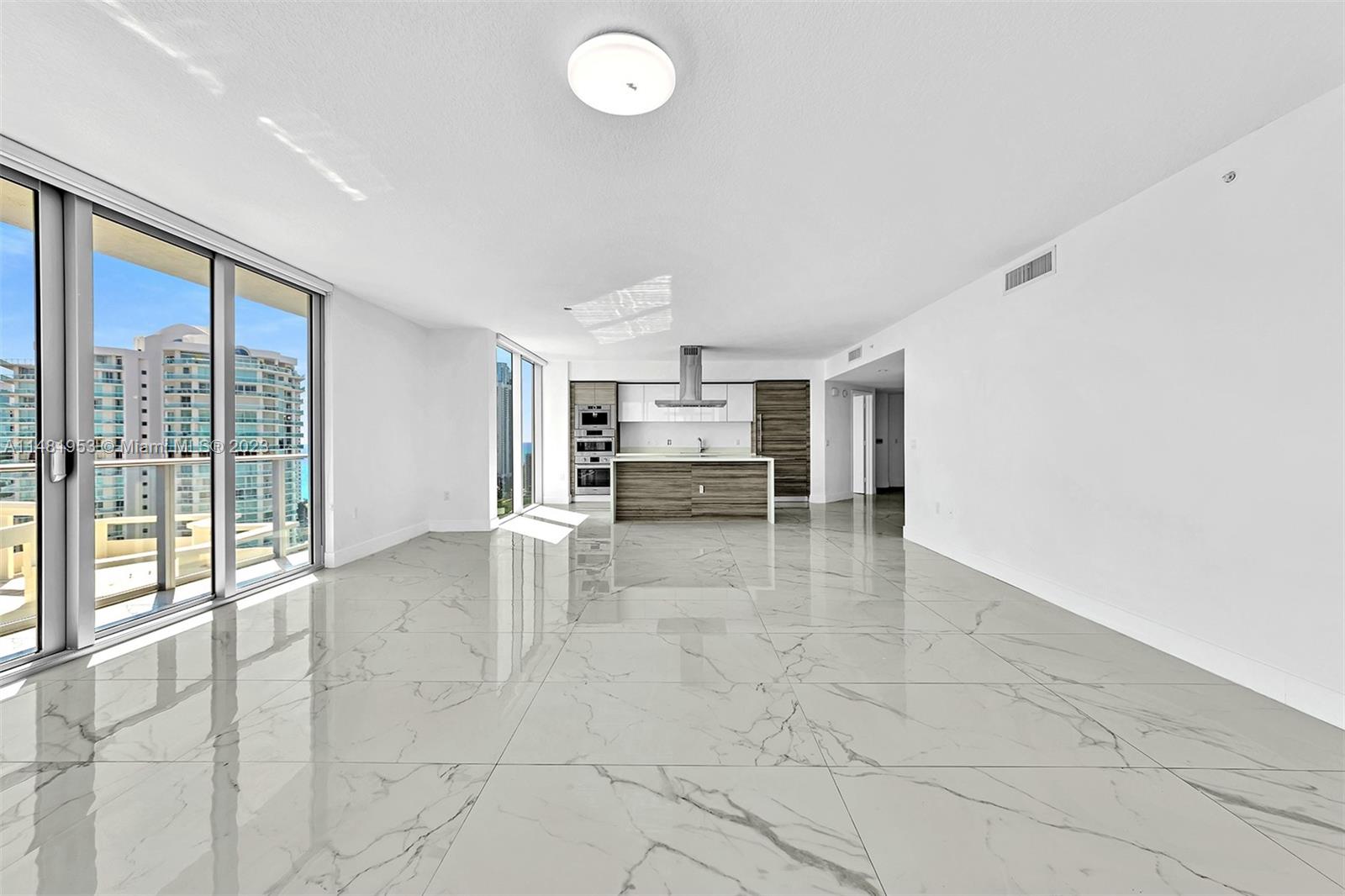 PARQUE TOWERS CONDO - Residential Lease