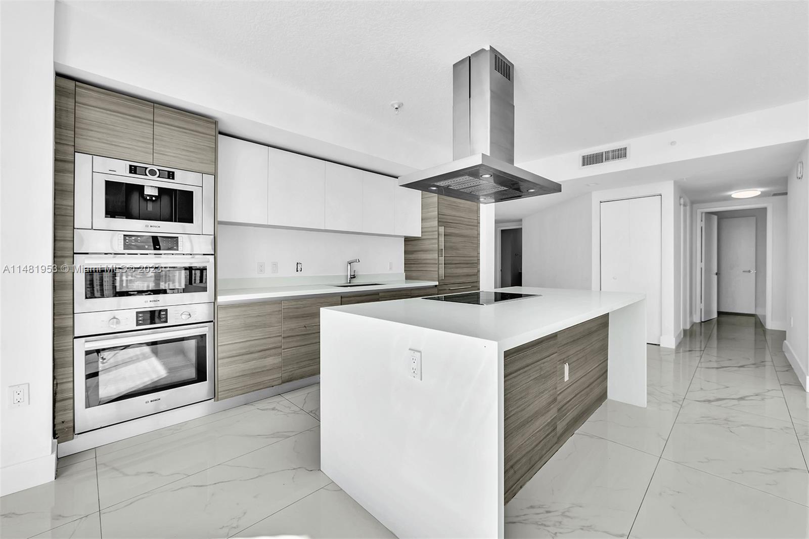 PARQUE TOWERS CONDO - Residential Lease