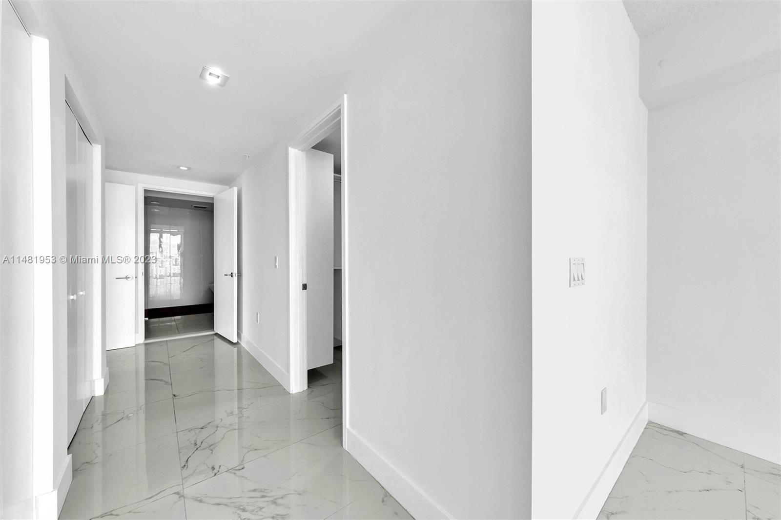 PARQUE TOWERS CONDO - Residential Lease