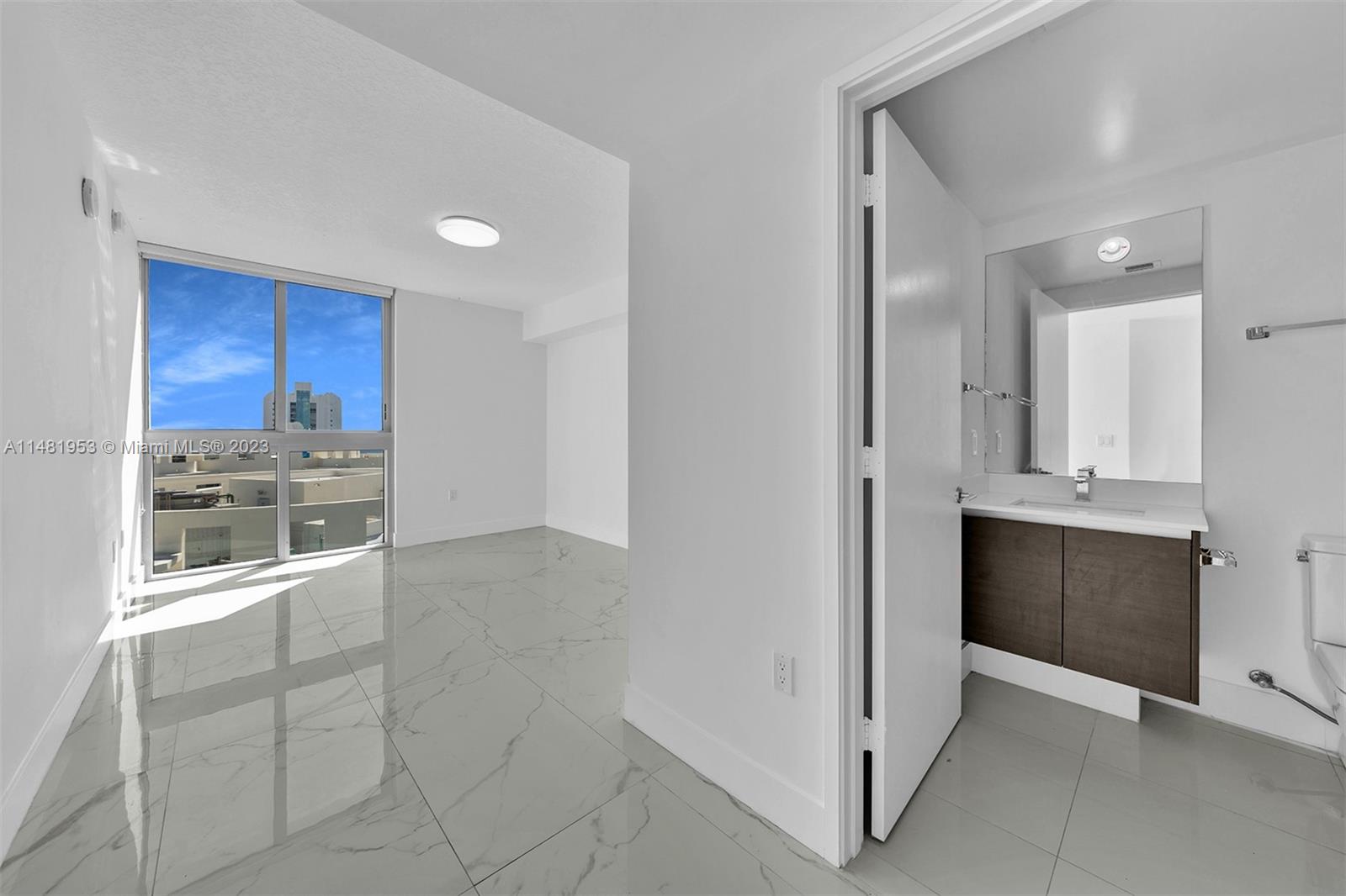 PARQUE TOWERS CONDO - Residential Lease