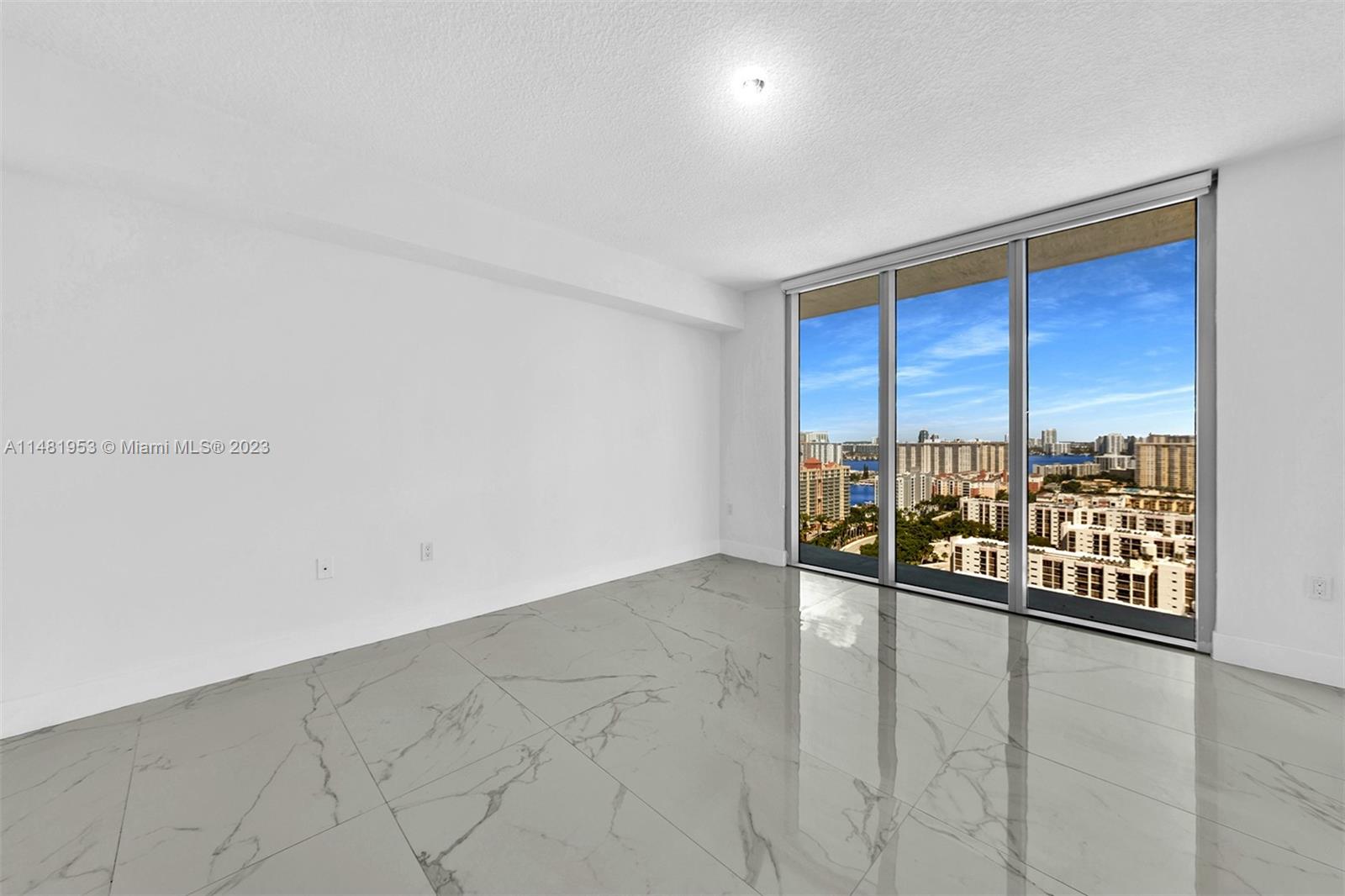 PARQUE TOWERS CONDO - Residential Lease