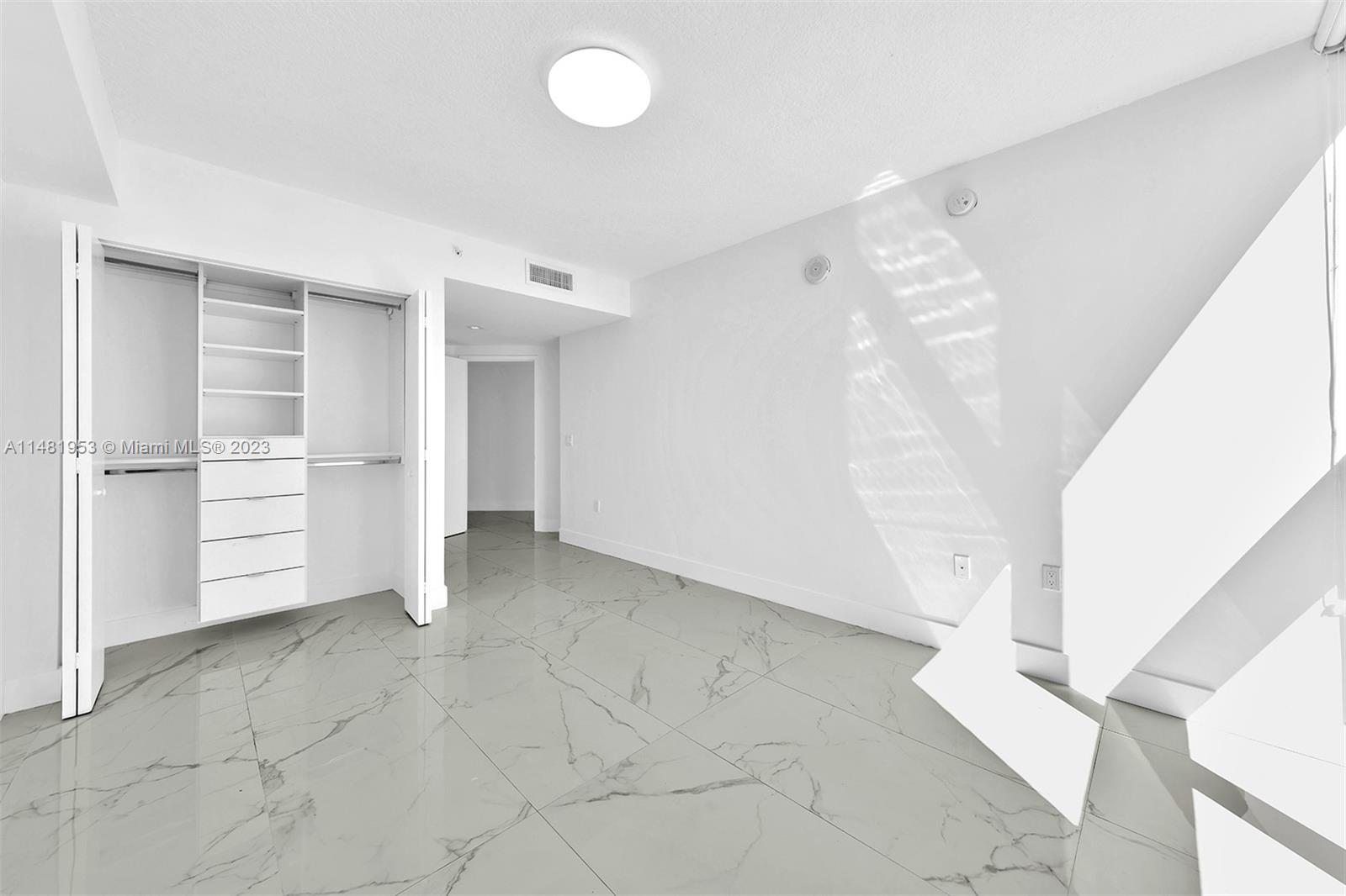 PARQUE TOWERS CONDO - Residential Lease