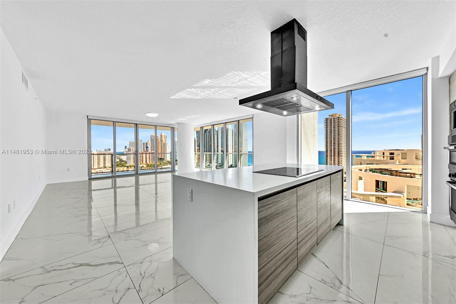 PARQUE TOWERS CONDO - Residential Lease