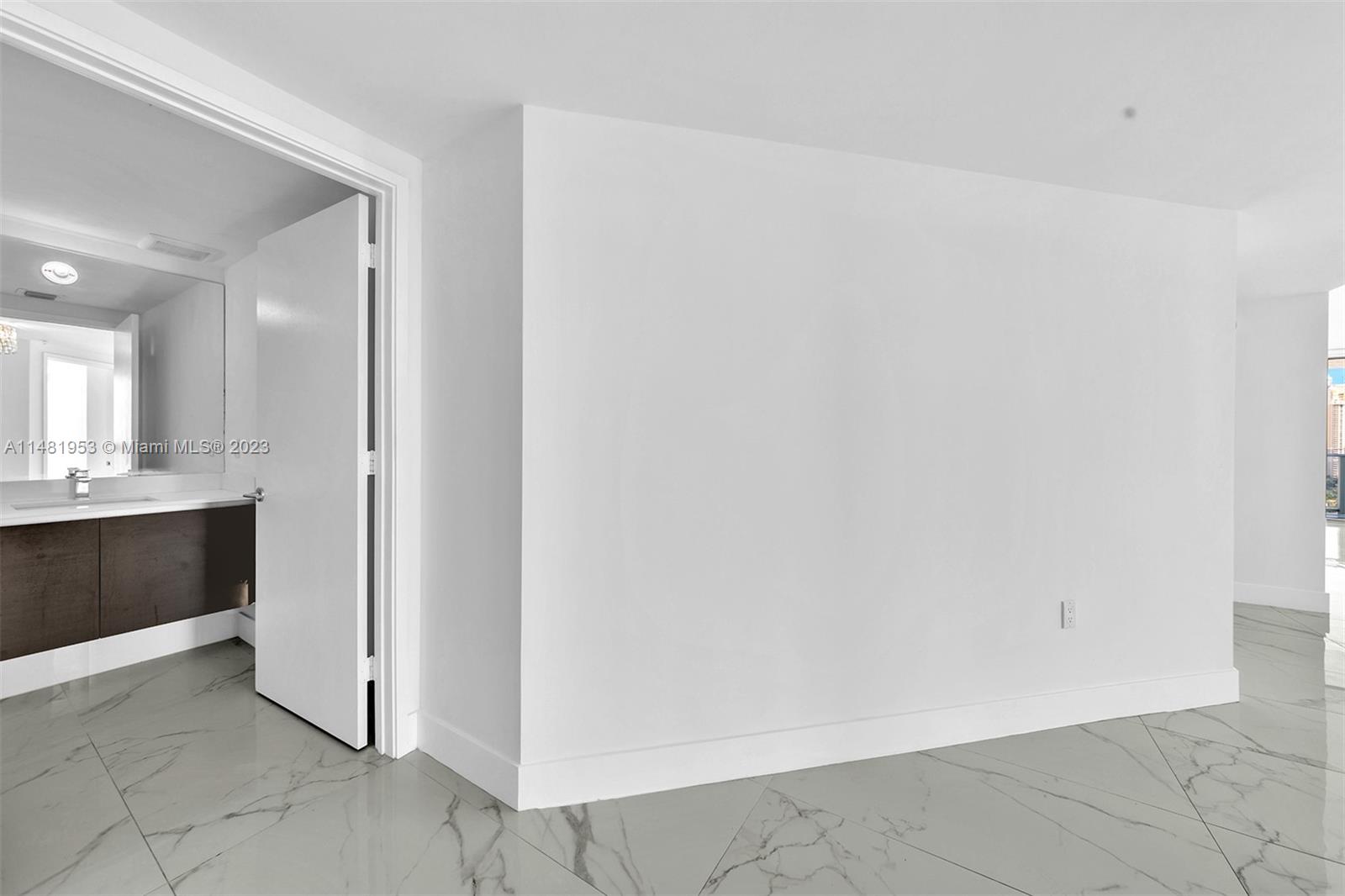 PARQUE TOWERS CONDO - Residential Lease