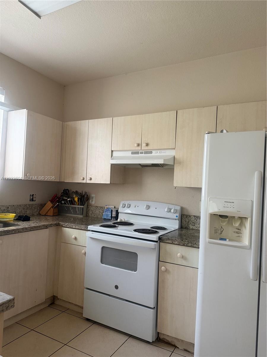 MOWRY VILLAS - Residential Lease