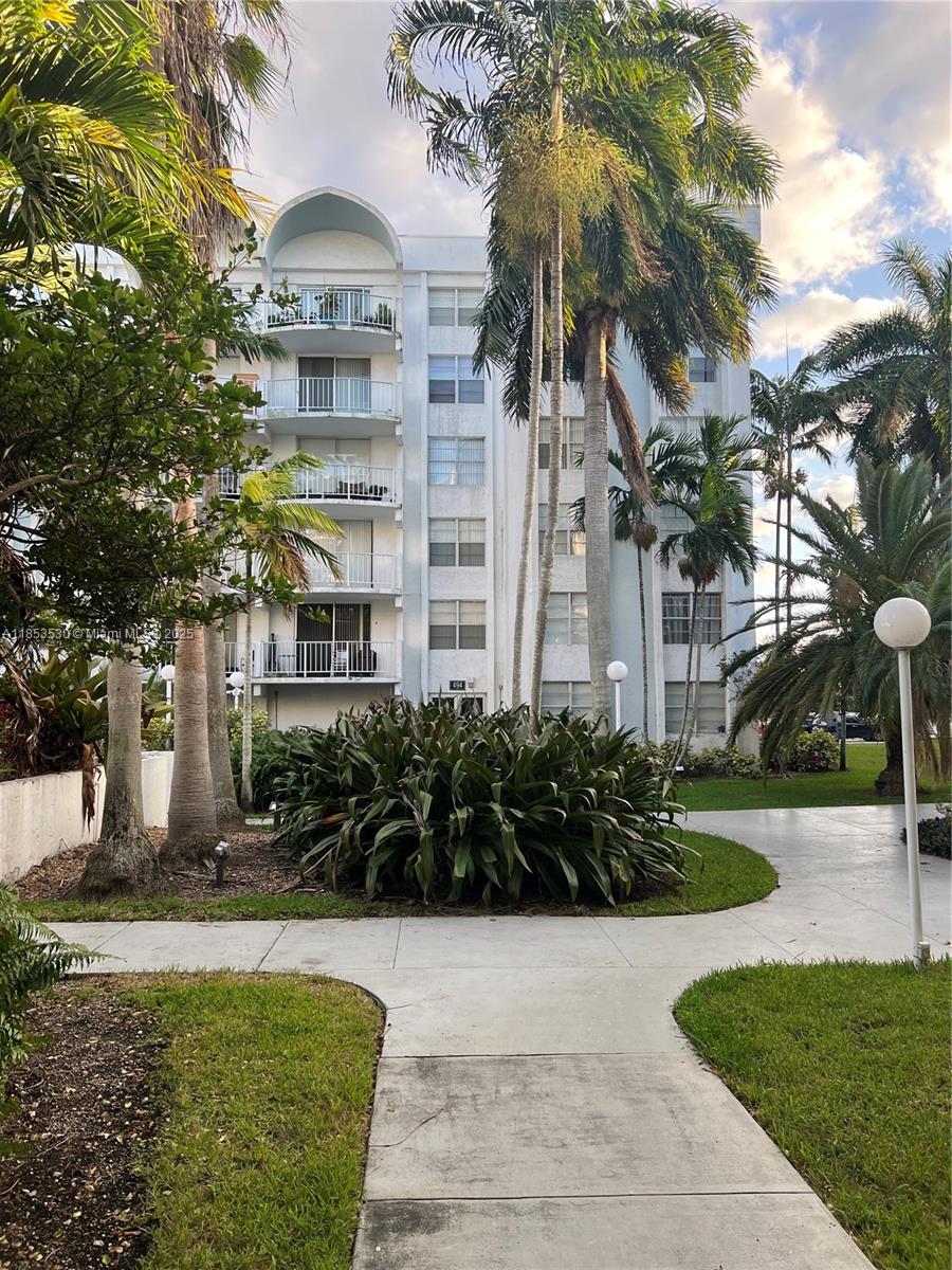 MONTECARLO CONDO - Residential