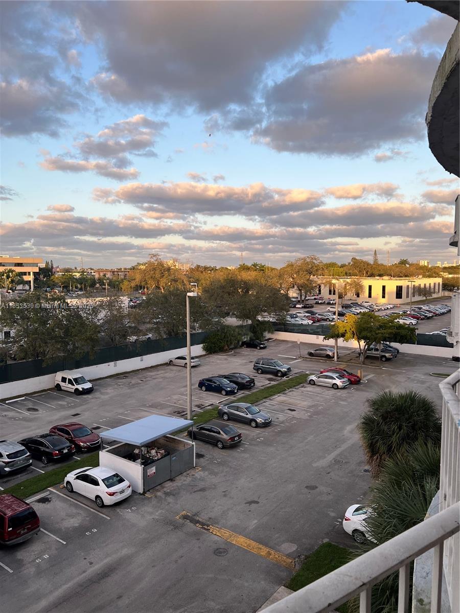 MONTECARLO CONDO - Residential