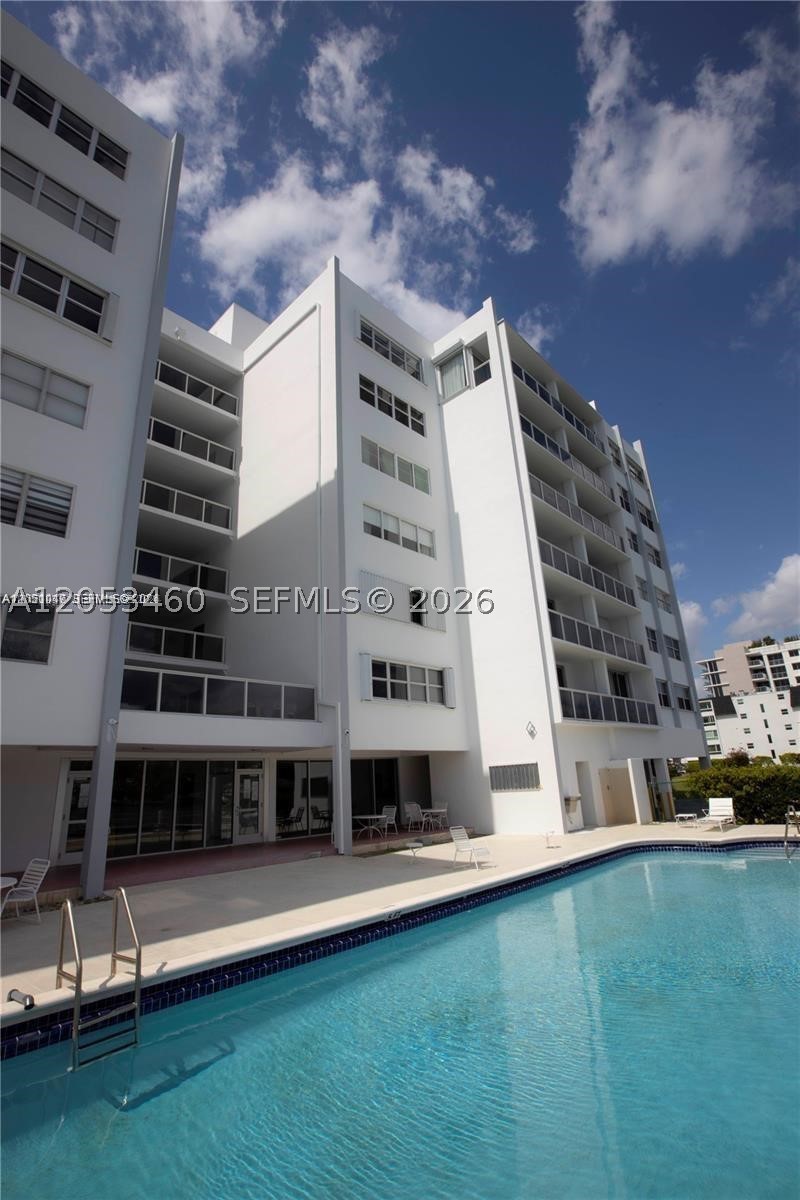 9381 E Bay Harbor Dr 302S