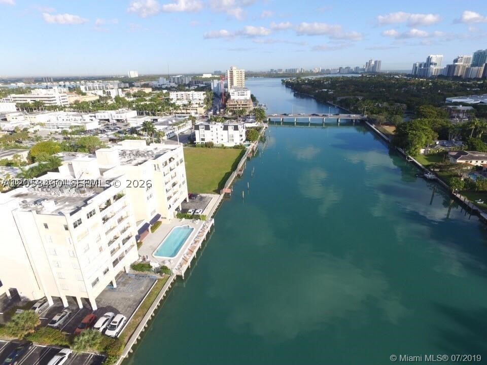9381 E Bay Harbor Dr 302S