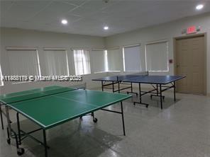 LAUDERDALE OAKS CONDO I - Residential Lease