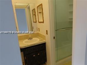 LAUDERDALE OAKS CONDO I - Residential Lease