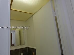 LAUDERDALE OAKS CONDO I - Residential Lease